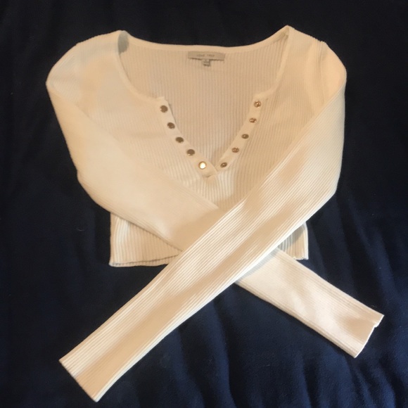 COPY - Long sleeved ribbed low cut crop top with gold buttons - Picture 2 of 3